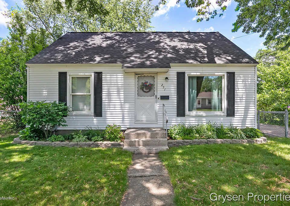 1st image of 251 Elwell St SW
