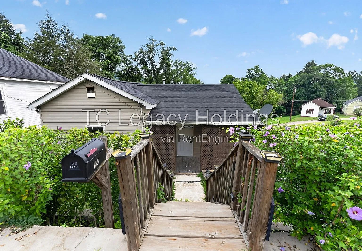2 bed, 1.0 bath, 748 sqft, $1,150 — Photo 2