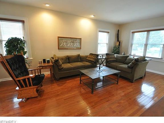 3rd image of 23108 Virginia Ave