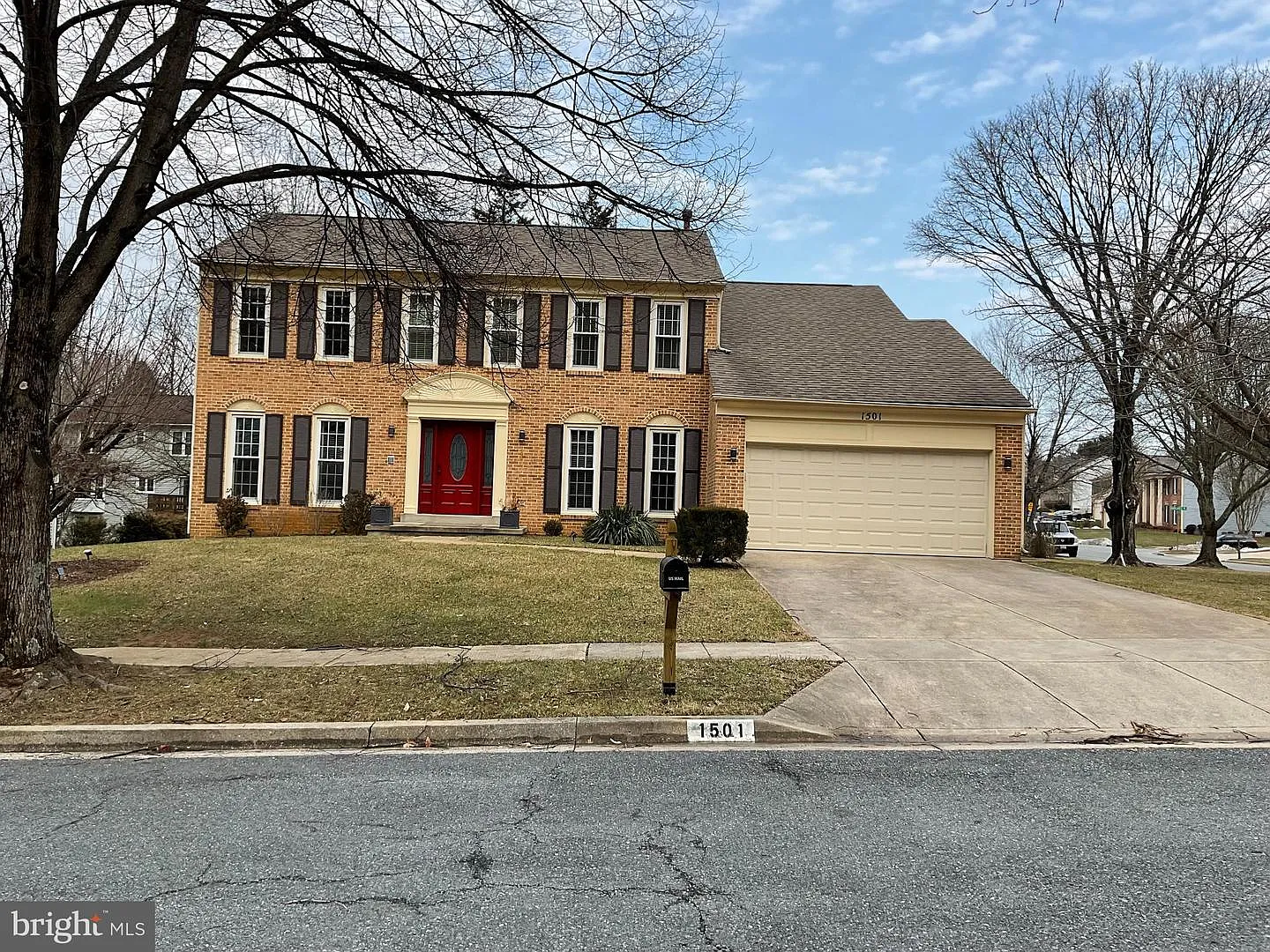 6 bed, 3.5 bath, 2716 sqft, $4,675 — Photo 1