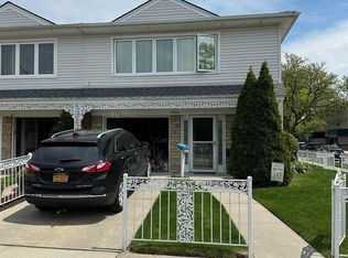 1665 155th St, Whitestone, NY 11357