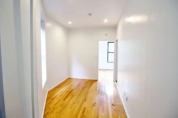 Rented by Julianna Realty Corp | media 3