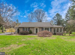 1633 Mountain Rd, Harrisburg, PA 17112