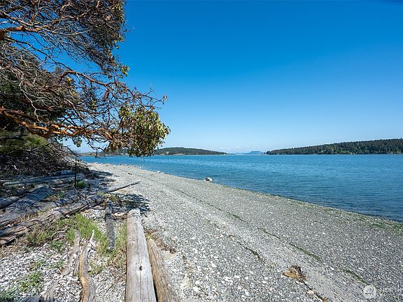 2nd image of 1484 Islandale Road