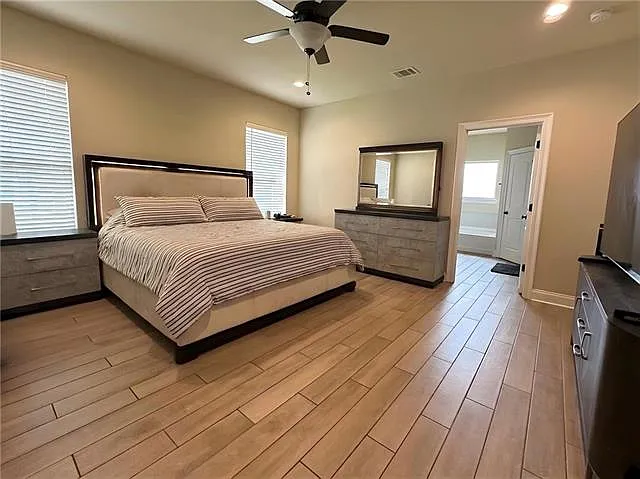 204 Cypress Bnd — Photo 8