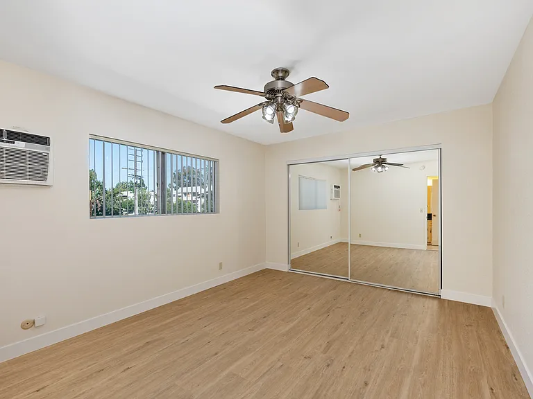 7013 Haskell Ave #203 — Photo 16