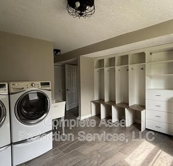 6904 W 85th Pl — Photo 3