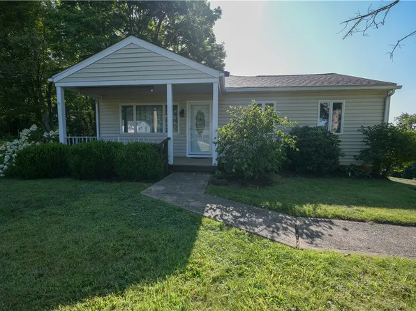 149 Skyline Dr, Beaver Falls, PA 15010