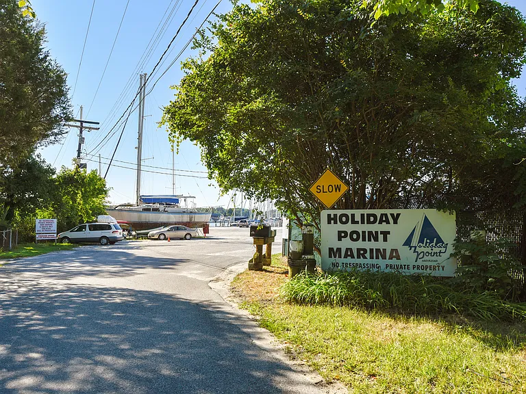Holiday Point Marina