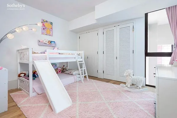 Rented by Sotheby's International Realty | media 32