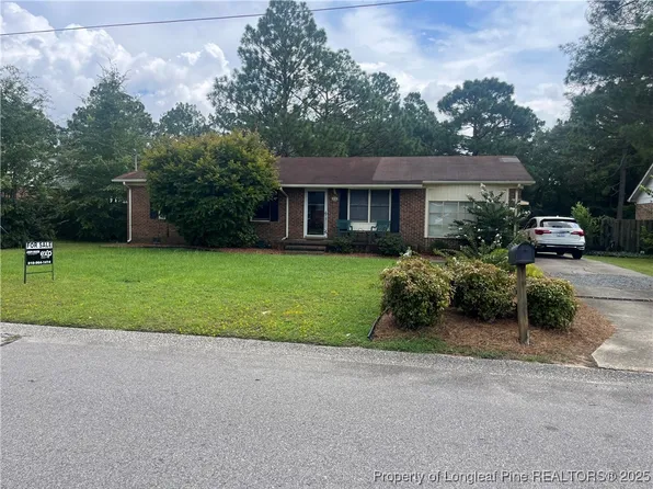 3235 Glenmore Dr, Hope Mills, NC 28348