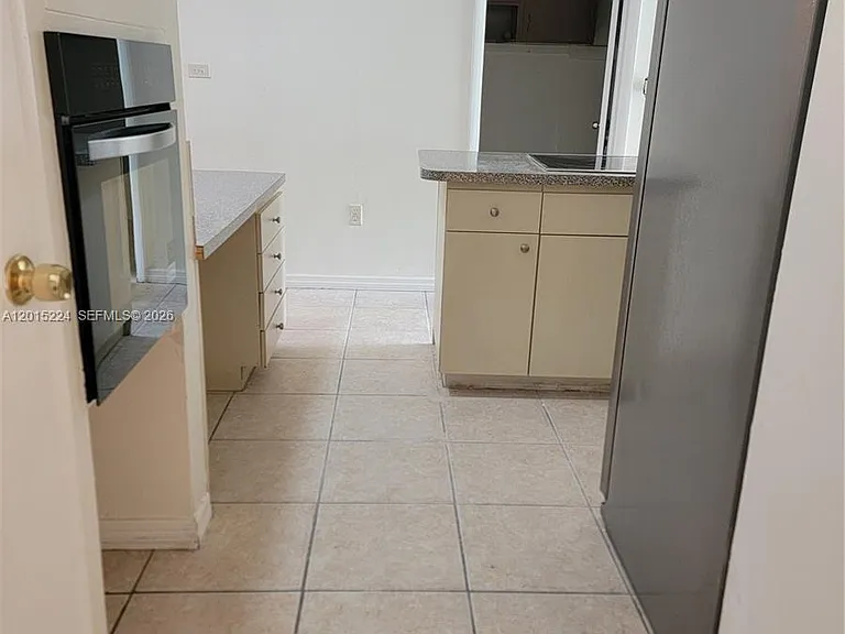 6510 SW 20th St #6510 — Photo 4