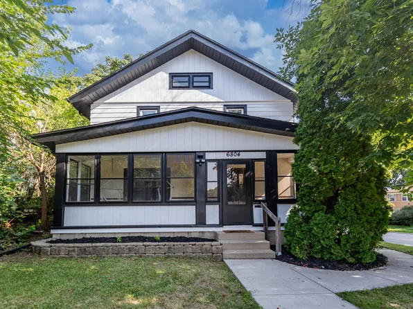 6804 Maple Ter, Wauwatosa, WI 53213