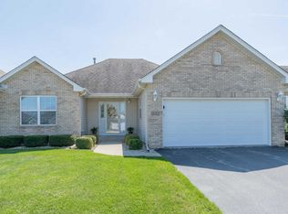 332 Garden Cir #332, Yorkville, IL 60560