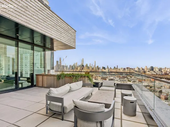 45-30 Pearson Street image 7 of 19