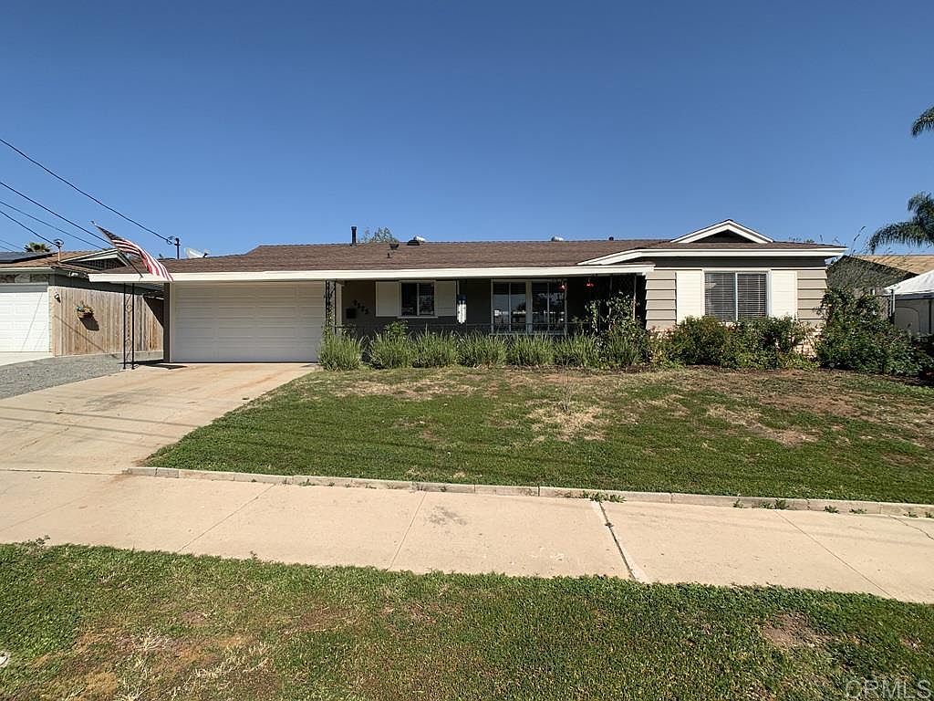 9525 E Heaney Cir, Santee, CA 92071