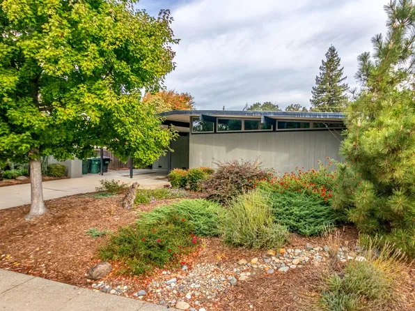 5731 Classic Pl, Carmichael, CA 95608