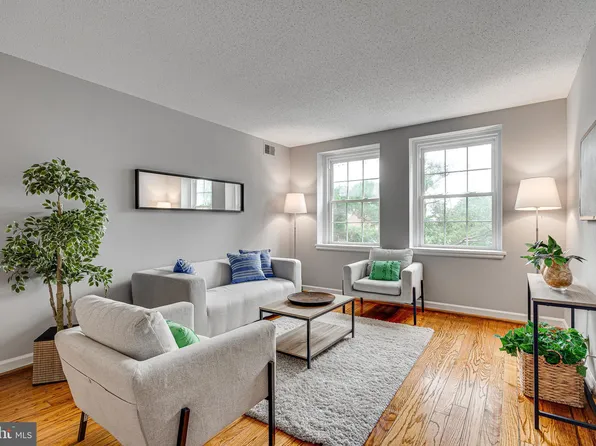 2854 S Abingdon St APT B2, Arlington, VA 22206