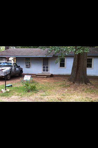 1st image of 601 Ellington St