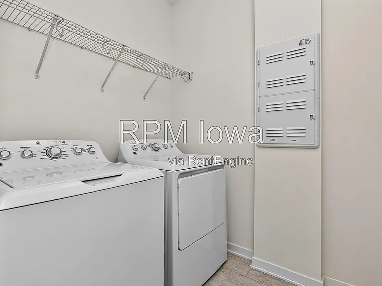 244 E Center St — Photo 22