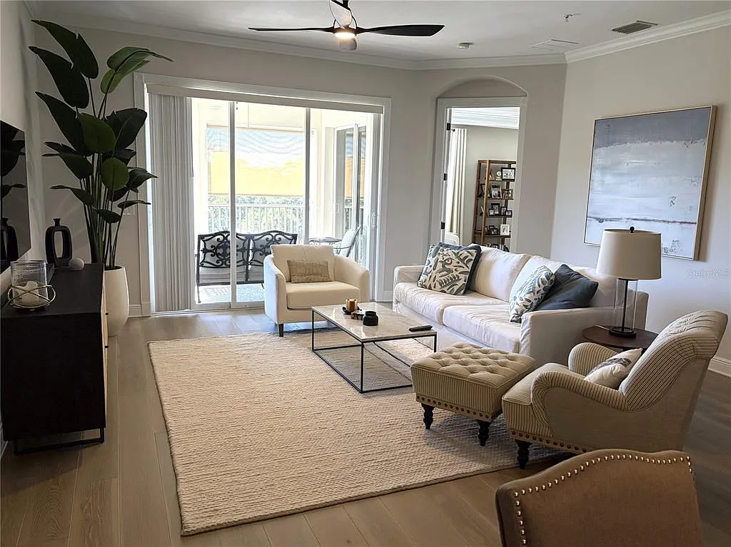 2 bed, 2.0 bath, 1862 sqft, $5,750 — Photo 3