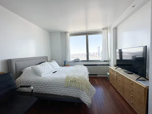 Rented by Battery Park Realty | media 3