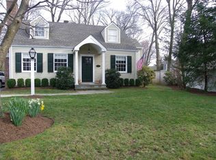 122 Hollow Tree Ridge Rd, Darien, CT 06820