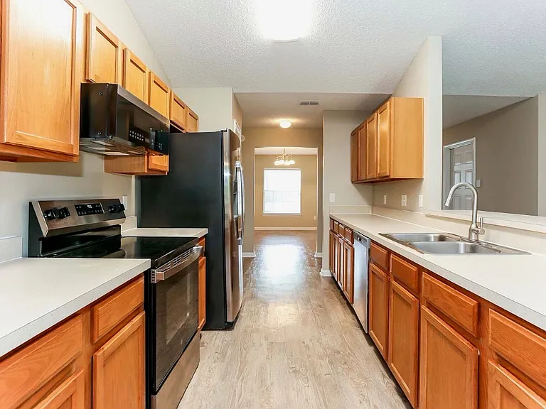 1146 Carthage Dr — Photo 15