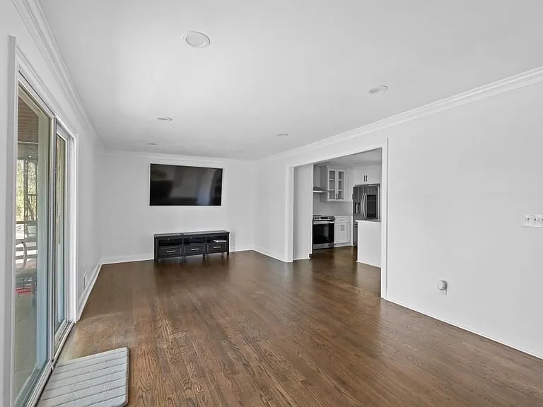 1744 Woodcliff Pl — Photo 15