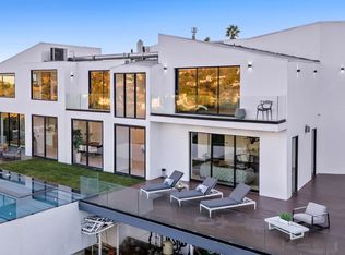 7567 Hermes Dr, Los Angeles, CA 90046