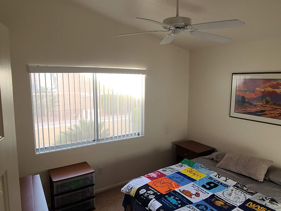 Room features high ceilings, large window with plenty of natural light, facing a private walkway on an already quite street providing even more peace and tranquility. The landscaping right outside allows views of some greenery.