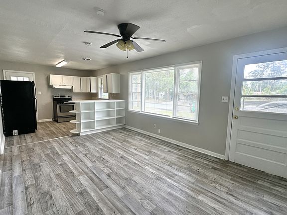 3rd image of 825 Bethune Dr