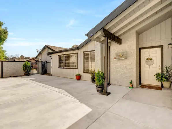 2001 N Woodsville Drive, Visalia, CA 93292