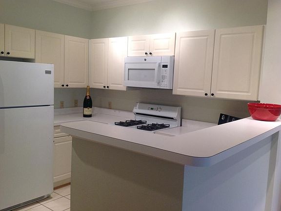 5th image of 1625 International Dr Unit 119