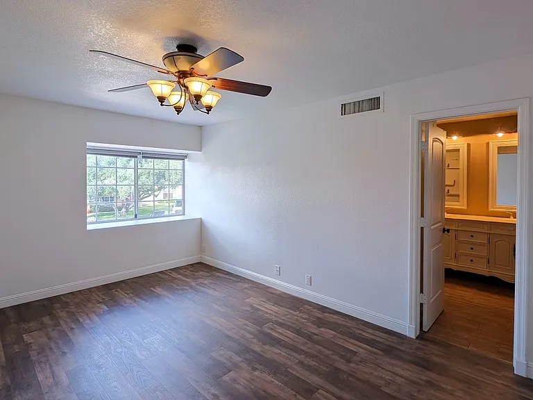 2363 W Hemlock Ct — Photo 15