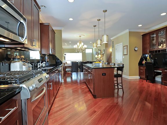 5th image of 4309 N Ashland Ave #1