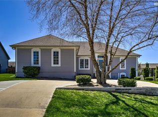 401 SW Seaside Sparrow St, Lees Summit, MO 64082