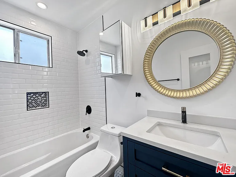 2841 S Sycamore Ave #3 — Photo 9