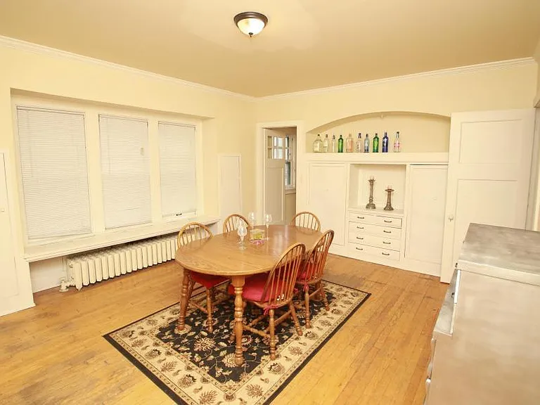 3029 N Farwell Ave — Photo 4