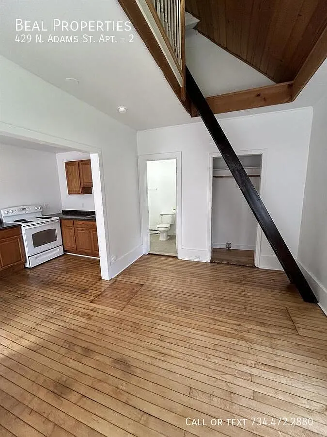 Building Photo - 429 N Adams St #2