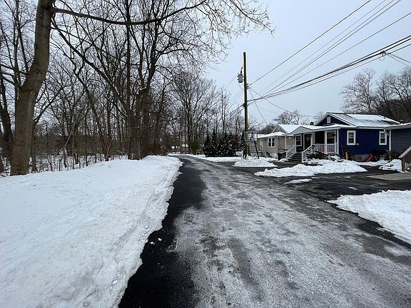 4th image of 63 Riverside Dr