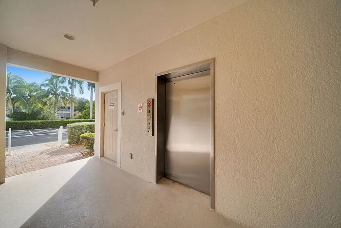 3 bed, 2.0 bath, 1974 sqft, $2,000 — Photo 3