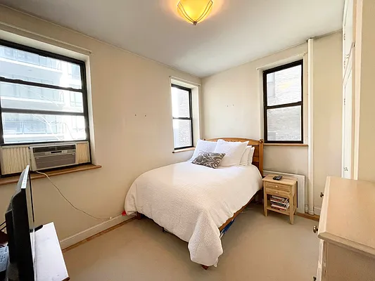 Rented by Century 21 Premier  | media 6