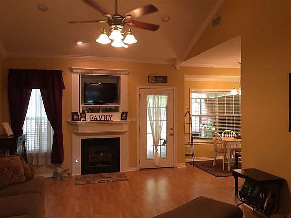 2nd image of 809 Willow Oak Dr
