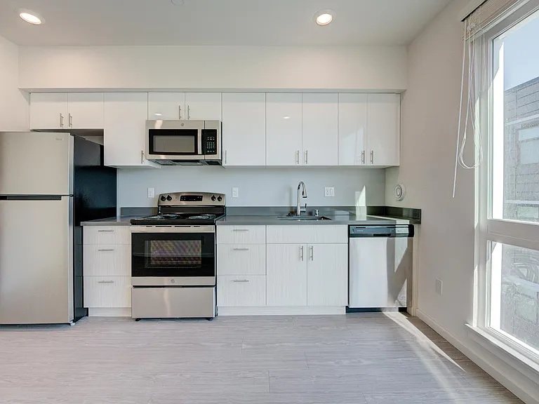 Viola Apartments — Photo 27