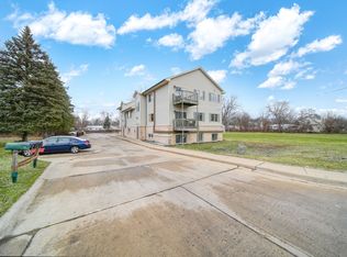 3530 W Jolly Rd APT 8, Lansing, MI 48911