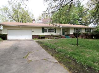 2833 E Imperial Cir, Springfield, MO 65804
