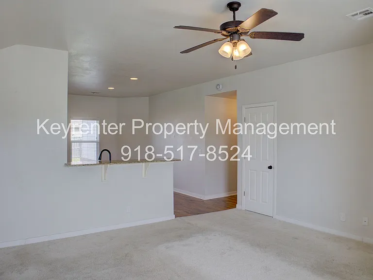 5839 E 148th Pl S — Photo 4