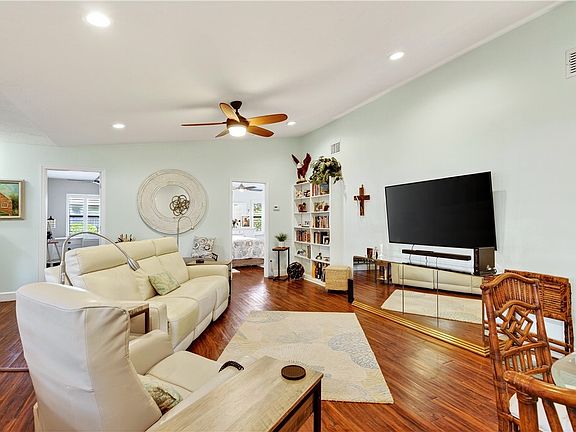 3rd image of 725 Timber Ridge Trl SW APT B