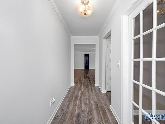 5th image of 102 Barlow Way